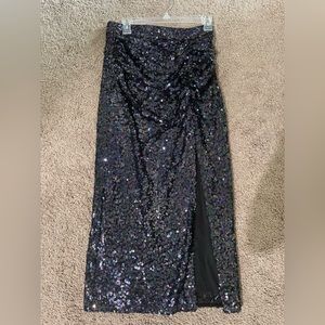 Size M Lulu’s Long Sequin Skirt